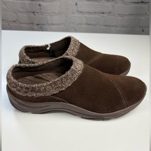 BRAND NEW Vionic Arbor Water Resistant
Suede Knit Collar Clogs Shoes Size 9